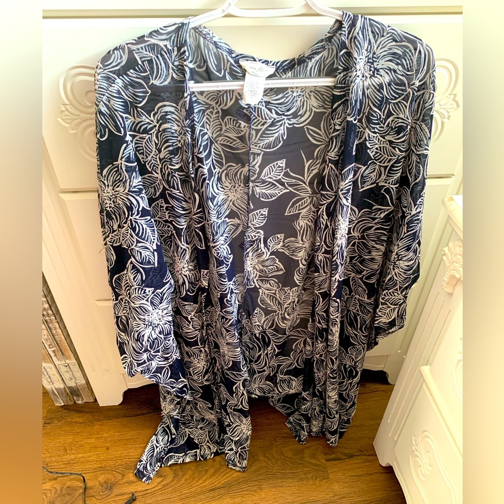 Navy lace sheer kimono with white flower detailing